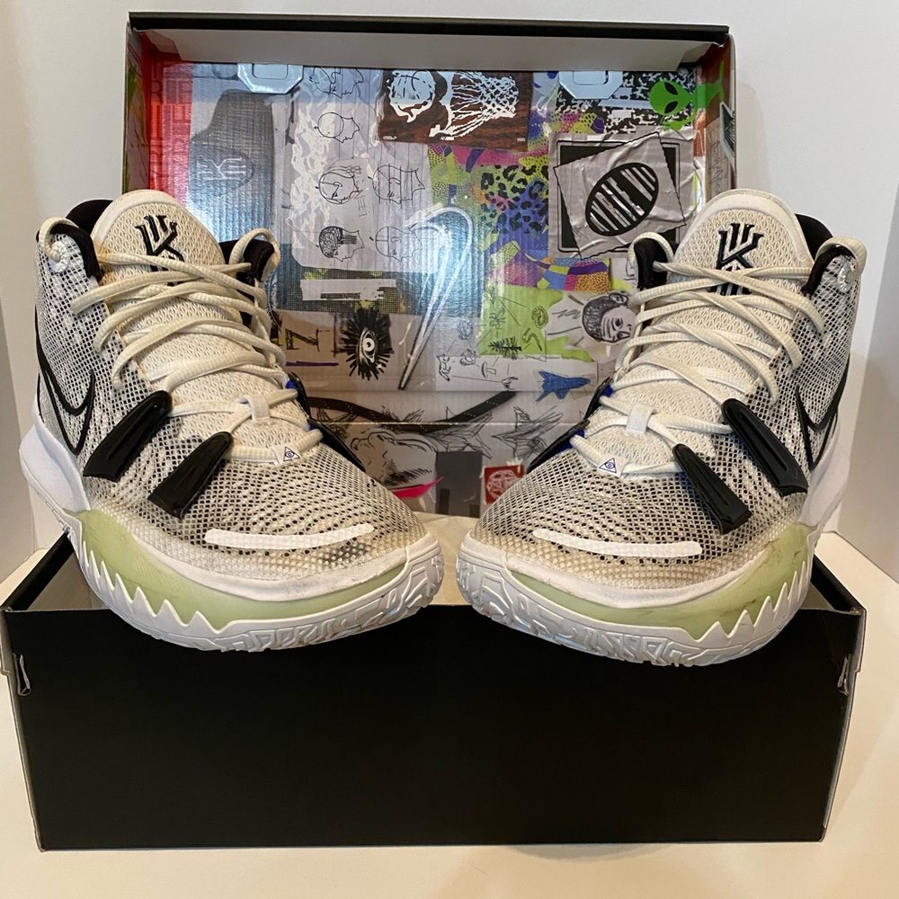 Men’s Kyrie 7 Basketball Shoes size 10